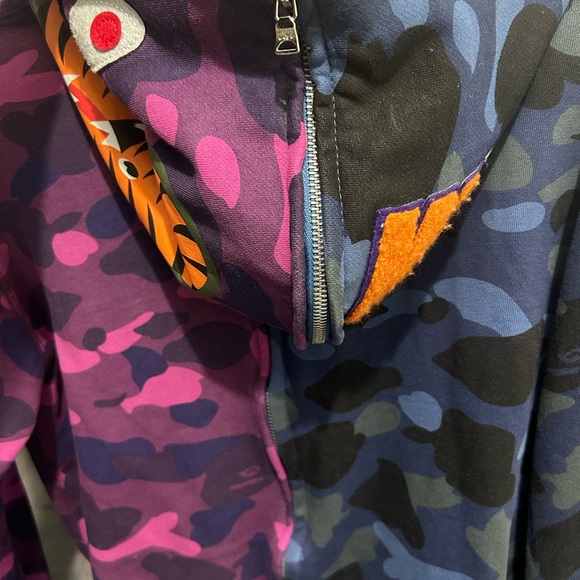 BAPE zip up, gently used, size small 9/10 condition - Picture 2 of 3